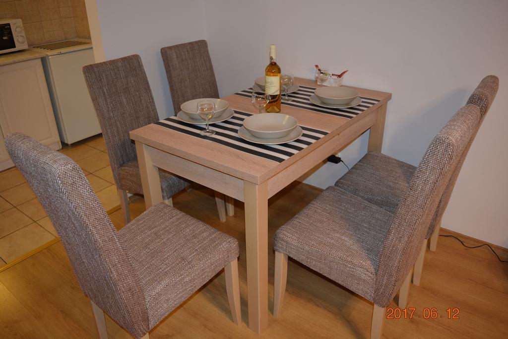 Gobe Apartman Hajduszoboszlo Exterior photo