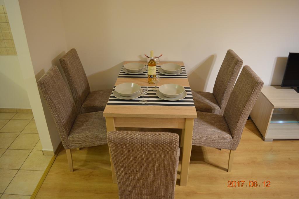 Gobe Apartman Hajduszoboszlo Exterior photo