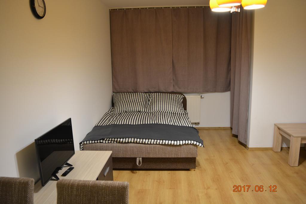 Gobe Apartman Hajduszoboszlo Exterior photo